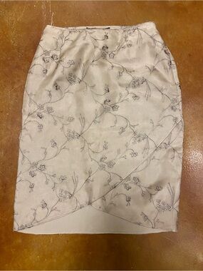 Finity Studio 100% Silk Embroidered Tulip Skirt Neutral Minimalist Size 4 VTG